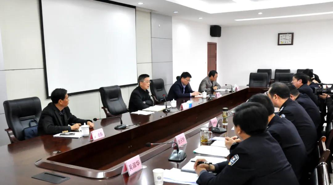 县委书记李忠到县公安局调研督导公安队伍教育整顿_市