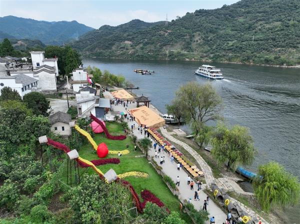 黄山：向新写意中国风