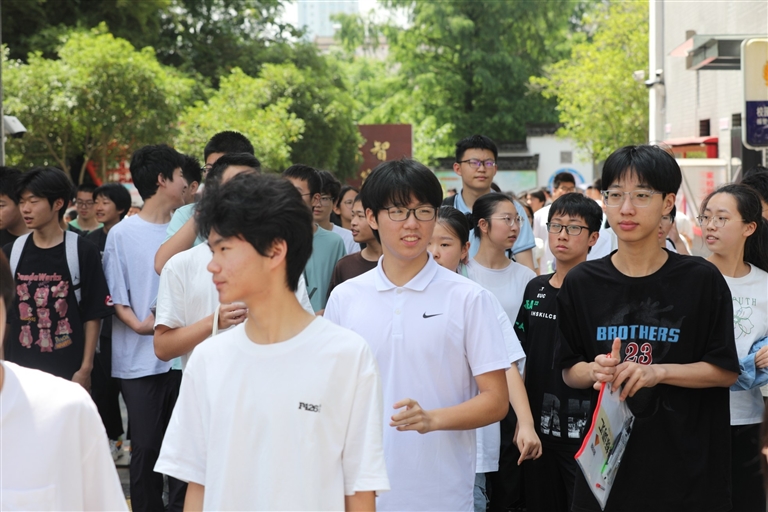 万名少年执笔追梦